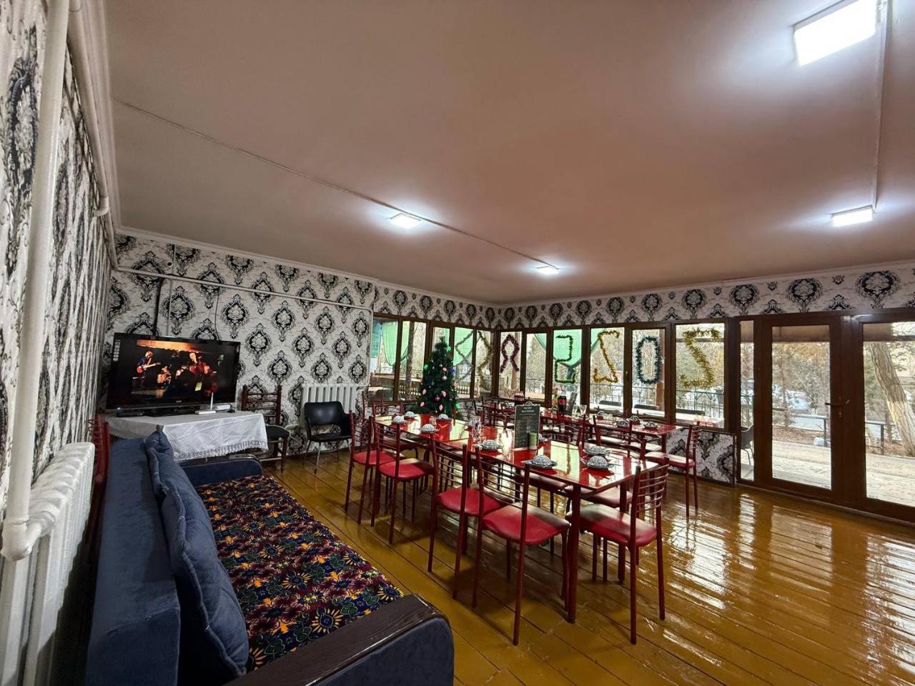 Central Park Hostel Хіва Екстер'єр фото