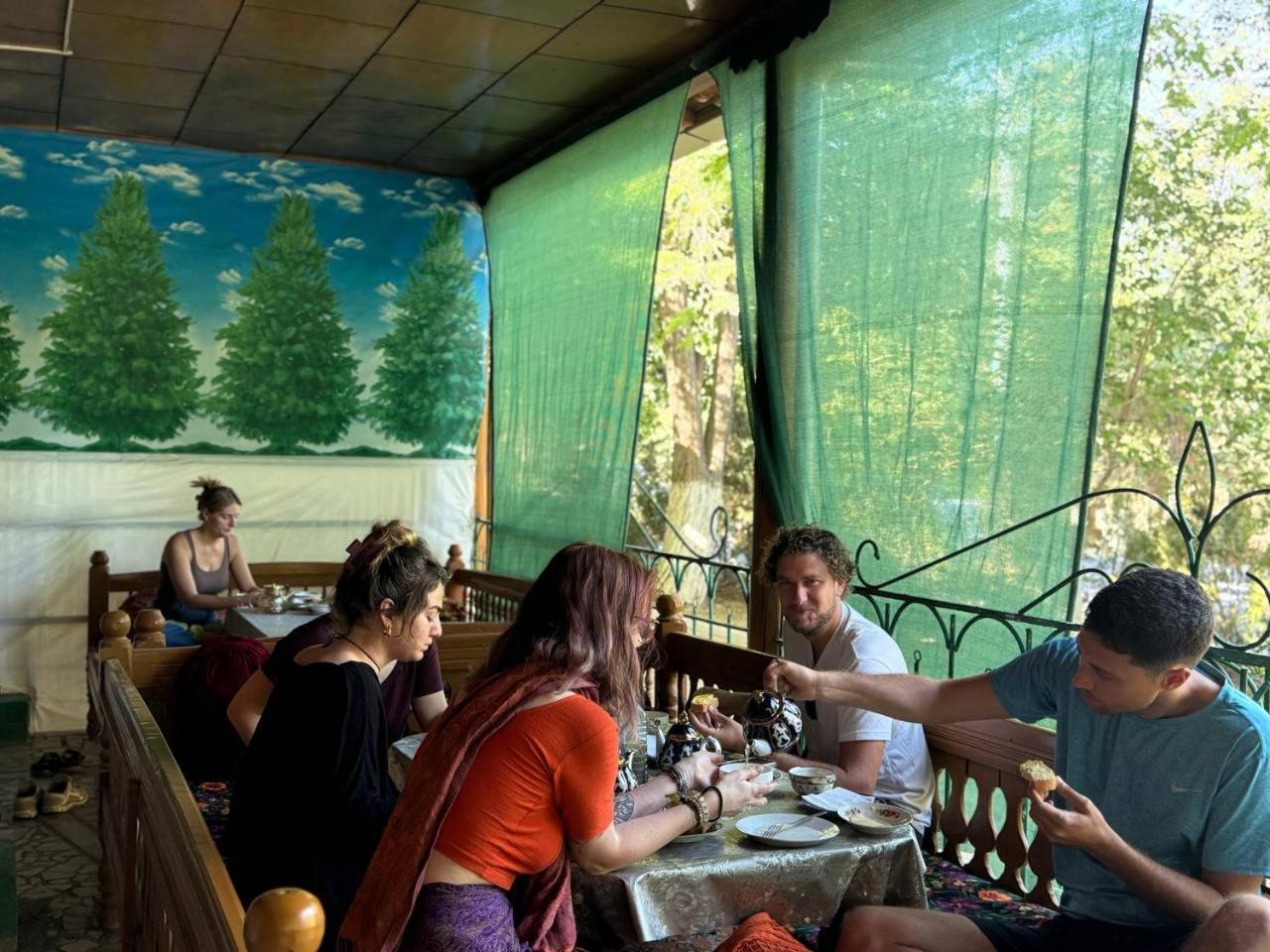 Central Park Hostel Хіва Екстер'єр фото